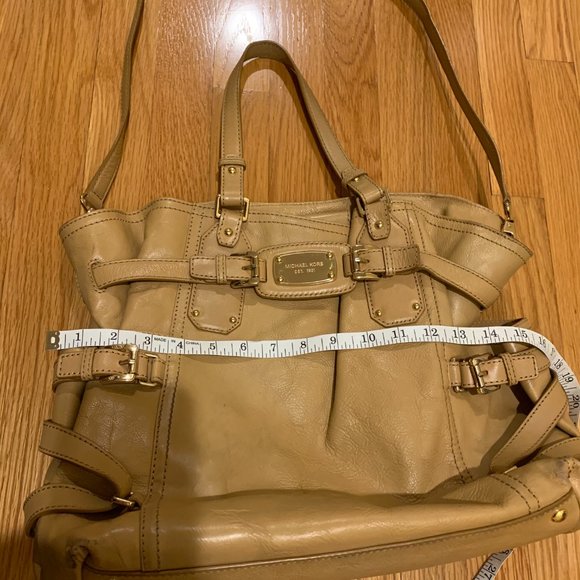 Michael Kors Tan Leather Gansevoort Tote Bag - Picture 15 of 15